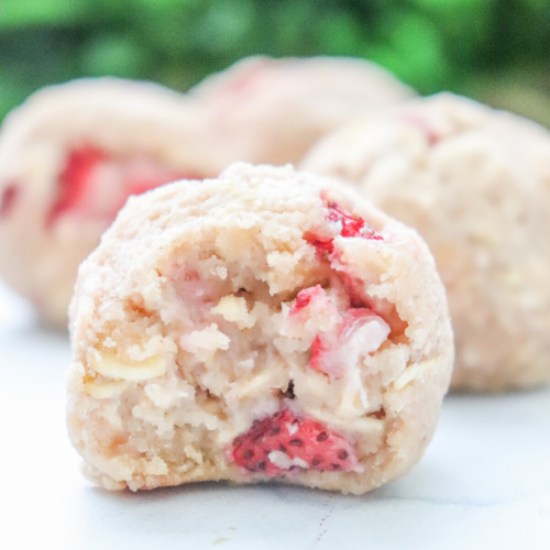 Raw Strawberry Cheesecake Balls